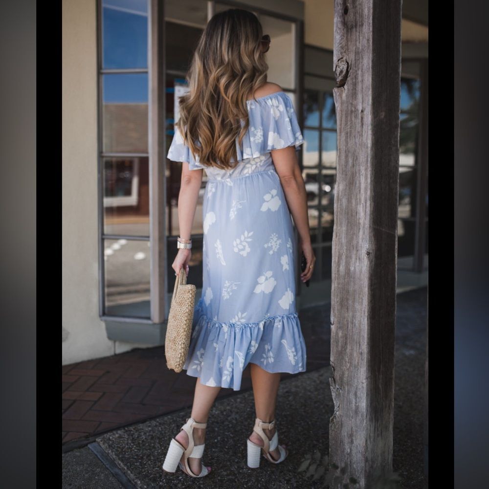 Gianni Bini Trixie Off-Shoulder Dress Size Small Blue White Floral Flowy Dress